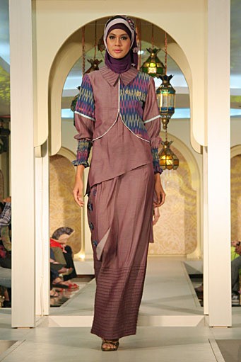 Nieta Hidayani Festive & Celebration. Wajah Mode in Ramadan. Plaza Blok M. Jakarta. [Foto: Mohammad Abduh/Wolipop]