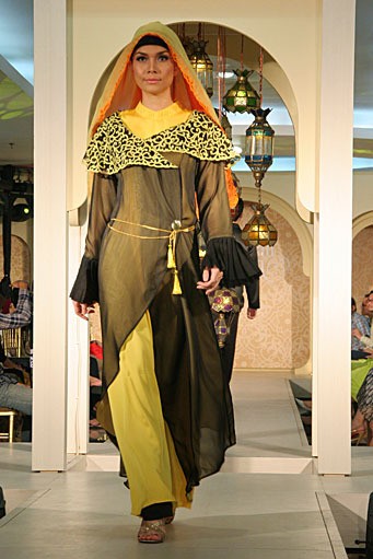 Dian Pelangi Festive & Celebration. Wajah Mode in Ramadan 2012 at Blok M Square. Jakarta. [Foto: Mohammad Abduh/Wolipop]