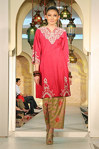 Ari Seputra Festive & Celebration. Wajah Mode in Ramadan 2012 at Plaza Blok M. Jakarta. [Foto: Mohammad Abduh/Wolipop]