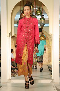 Ari Seputra Festive & Celebration. Wajah Mode in Ramadan 2012 at Plaza Blok M. Jakarta. [Foto: Mohammad Abduh/Wolipop]