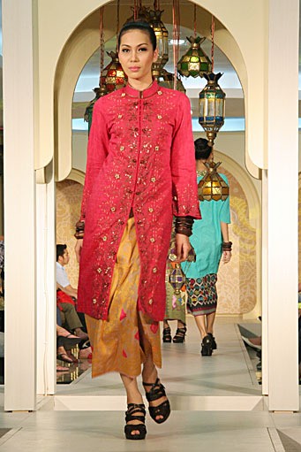 Ari Seputra Festive & Celebration. Wajah Mode in Ramadan 2012 at Plaza Blok M. Jakarta. [Foto: Mohammad Abduh/Wolipop]