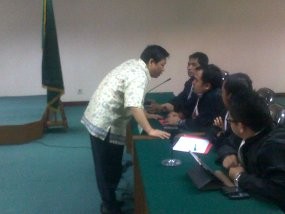 Robertus Santonius, Sang Penyuap Gayus Dihukum 2 Tahun Penjara