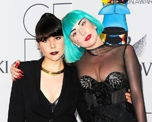 Adik Lady Gaga Desain Kostum Broadway