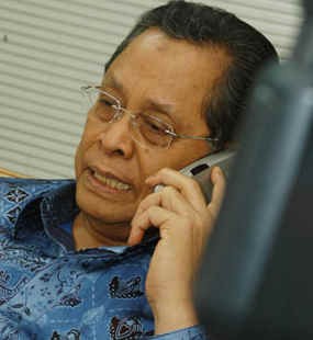 Masih Dirawat di ICU, Menteri BUMN Dijenguk Hatta Rajasa