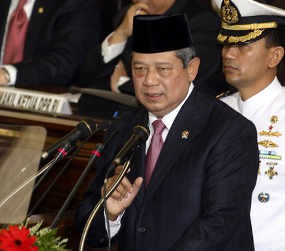 SBY Doakan Kesembuhan Untuk Mustafa