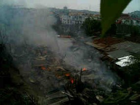 Diduga Akibat Arus Pendek, 20 Rumah di Batam Ludes Terbakar