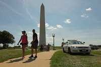 Tugu Monumen Washington dan Smithsonian Castle Juga Retak