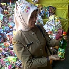 Waspada, Dus dan Botol Bekas Diselipkan di Parcel