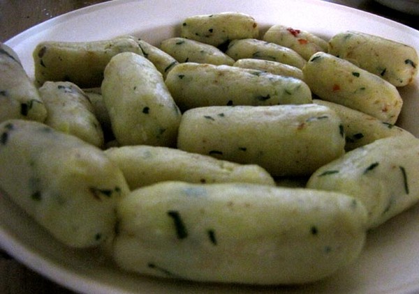 Pedasnya Perkedel Sarungtinyu