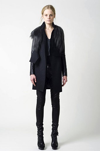 Vera Wang, Pre-fall/Winter 2011. New York Fashion Week 2011. [Dok. Vera Wang]
