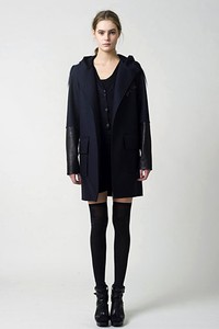 Vera Wang, Pre-fall/Winter 2011. New York Fashion Week 2011. [Dok. Vera Wang]