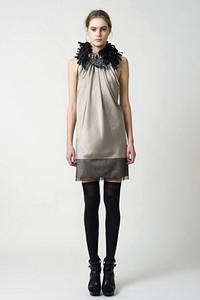 Vera Wang, Pre-fall/Winter 2011. New York Fashion Week 2011. [Dok. Vera Wang]