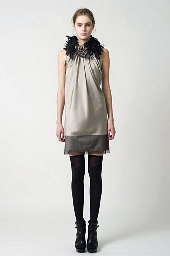 Vera Wang, Pre-fall/Winter 2011. New York Fashion Week 2011. [Dok. Vera Wang]