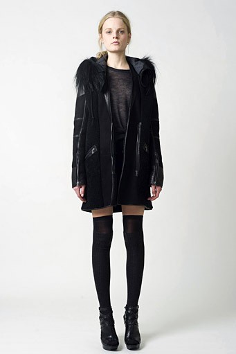 Vera Wang, Pre-fall/Winter 2011. New York Fashion Week 2011. [Dok. Vera Wang]