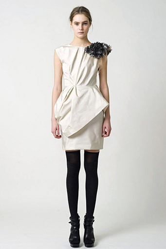Vera Wang, Pre-fall/Winter 2011. New York Fashion Week 2011. [Dok. Vera Wang]