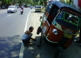 Semata-mata Agar Hemat, Badi Mudik ke Grobogan Pakai Bajaj