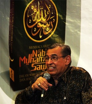M Quraish Shihab Menjawab Soal Keislaman dalam Live Chat detikForum