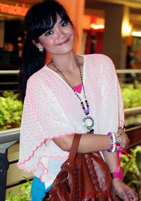 Sheza Idris Pacaran dengan Pria Singapura?