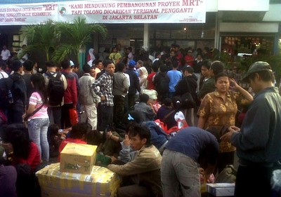 Terminal Lebak Bulus Dipadati Pemudik