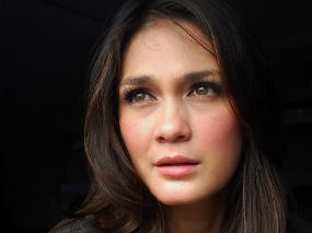 Rayakan Ultah ke-28, Luna Maya Berbagi Kasih Rayakan Ultah ke-28, Luna Maya Berbagi Kasih