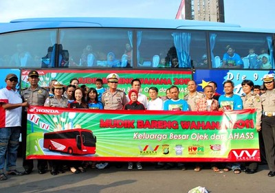 Honda Ajak Tukang Ojek Mudik Bareng