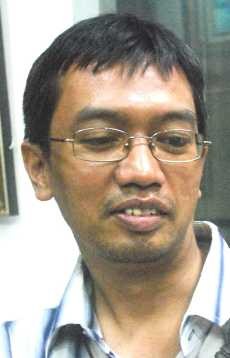 Beda Sikap Politik, Beda Hari Raya 