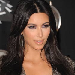 Kim Kardashian Tak Sabar Punya Momongan