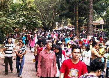 Ragunan Membludak, Jumlah Pengunjung Capai 103.337 Orang