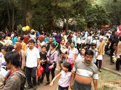 Ragunan Ramai Pengunjung
