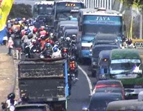 H+1 Lebaran, Jalur Surabaya-Yogyakarta Macet Hingga 15 Km