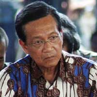 Sultan HB X: Tak Selamanya Gubernur, Tahu Diri Kapan Maju & Mundur