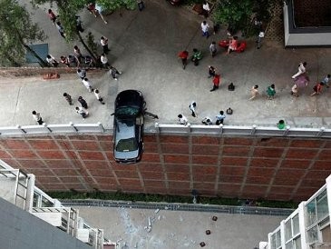 Gara-gara Bercinta di Mobil, Nyawa Hampir Melayang