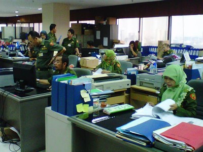 565 PNS DKI Jakarta Tak Masuk Kerja