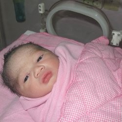 Anak Perempuan Krisdayanti Mirip Raul Lemos