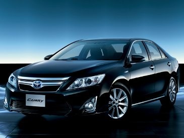 Toyota Hanya Rilis Camry Hybrid di Jepang 