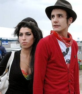 Amy Winehouse Harus Bayar Rp 2 Juta untuk Mencium Blake?