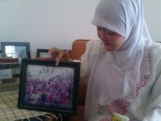 Istri Diki Chandra: Kenangan Indah di Garut, Saat Foto Bersama Masyarakat