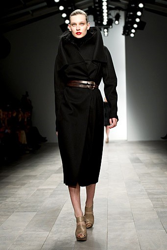 Amanda Wakeley, Fall/Winter 2011. London Fashion Week 2011. [Photo by Ian Gavan/Getty Images]