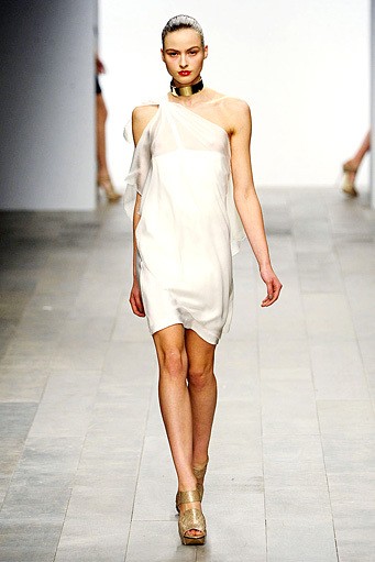 Amanda Wakeley, Fall/Winter 2011. London Fashion Week 2011. [Photo by Ian Gavan/Getty Images]