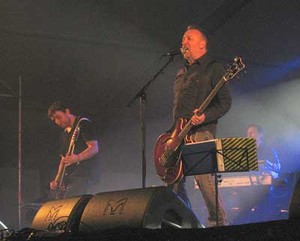 Eks-Bassist New Order Jengkel Tidak Diajak Reuni