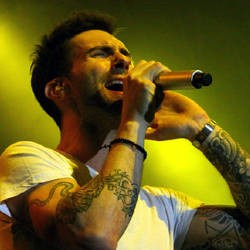 Maroon 5 Ingin Gaet Adele