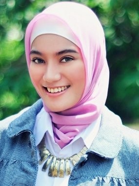Jilbab Tak Pernah Halangi Kegiatan Nurul Adiyanti