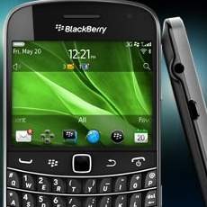 Indosat-XL Berlomba Serahkan BlackBerry Dakota Pertama