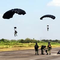 Kopaska dan US Navy Seal Latihan Terjun Military Free Fall