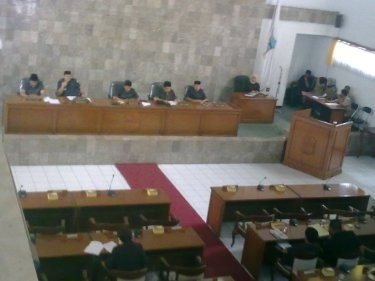 DPRD Garut Gelar Paripurna Bahas Mundurnya Diky Candra