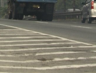 Pita Kejut Dipasang di Tol Cipularang Km 103 Arah Jakarta 