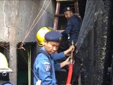 Ditinggal Penghuni, Dua Rumah di Medan Terbakar