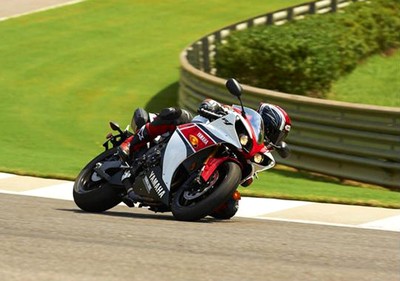 Yamaha R1 Terbaru