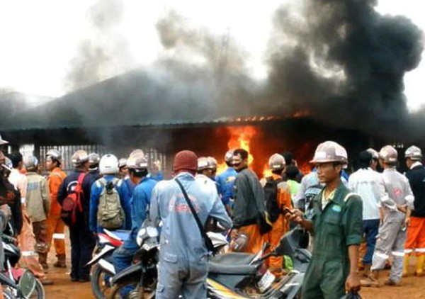 Demo Karyawan PT Nexus Batam Ricuh