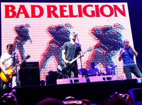 Pertunjukan Spektakuler Tiga Band Besar Beda Zaman